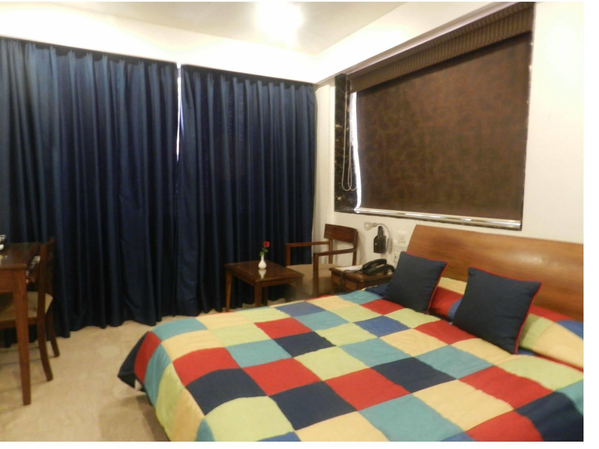 Citizen Hotel Bombay Extérieur photo